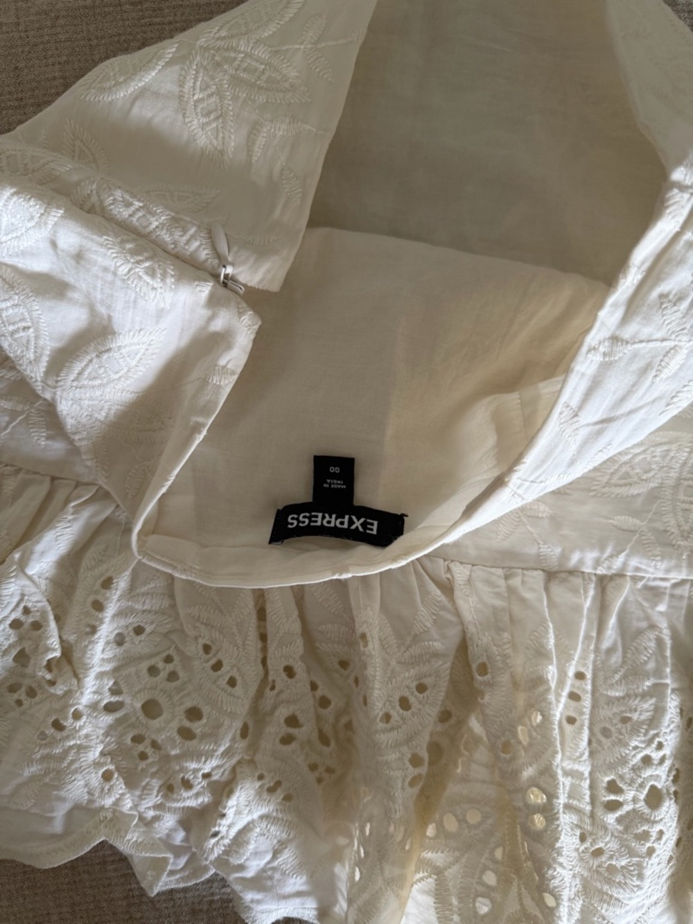Express White Eyelet Ruffle Mini Skirt - Picture 2 of 4